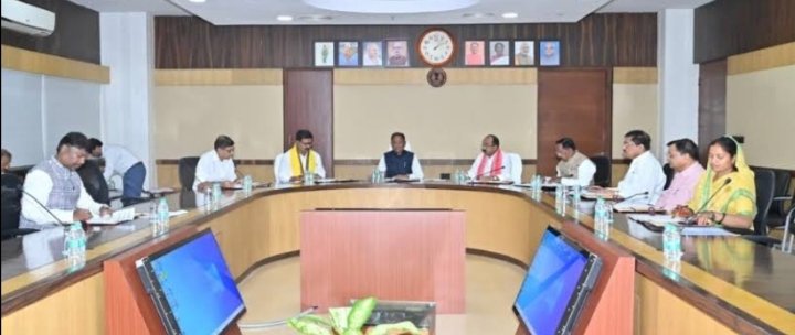 साय कैबिनेट की बैठक सम्पन्न, परीक्षा की तैयारी कर रहे युवाओं, छोटे व्यापारियों और स्थानीय रोजगार दिलाने लिए गए कई बड़े फैसले…