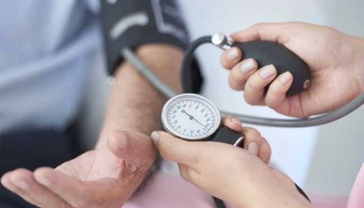 बीपी की समस्या पर काबू पाने के लिए इन चीजों का करें सेवन
