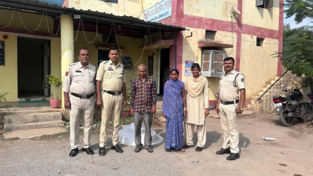 जमीन मुआवजा के लिए मर्डर, भतीजा और पत्नी ने मिलकर की चाचा की हत्या