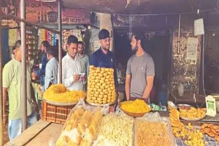 CG: त्योहारों में खाद्य पदार्थों की जांच अभियान हुआ तेज, जांच टीम ने दुकानदारों को दी ये हिदायत
