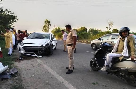 CG: VIP रोड पर तेज रफ्तार कार का कहर, चालक ने चेकिंग के दौरान ट्रैफिक जवान को कुचला