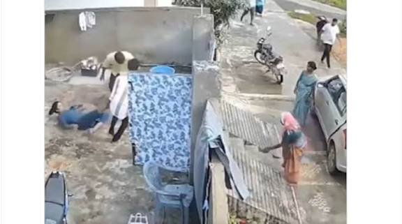 सास की आंखों में झोंकी लाल मिर्च और उठा ले गया बीवी को, कई दिन से मायके में थी नाराज पत्नी