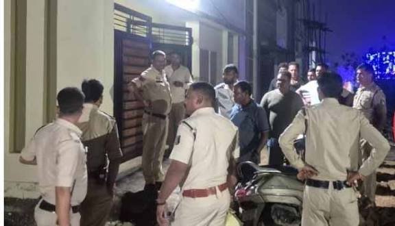 CG: जुआ खेलते 6 पटवारी गिरफ्तार, प्रदेश संघ का कार्यकारी अध्यक्ष भी शामिल