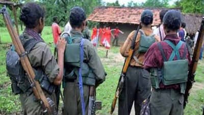 CG: नक्सलियों ने 2 ग्रामीणों को उतारा मौत के घाट, बीच गांव में दे दी मौत की सजा