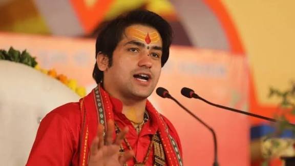 इस गंभीर समस्या से जूझ रहे थे पंडित धीरेन्द्र कृष्ण शास्त्री, जानें डॉक्टर ने लोगों से क्या कहा