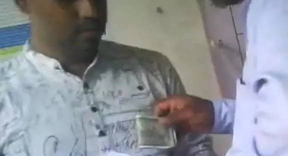 CG: कृषि विभाग के कंप्यूटर ऑपरेटर का रिश्वत लेते वीडियो वायरल