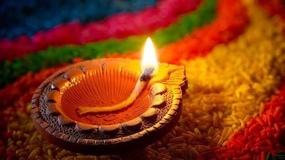 धनतेरस से लेकर दीपावली तक करें ये छोटे-छोटे उपाय, मां लक्ष्मी की मिलेगी कृपा, होंगे मालामाल