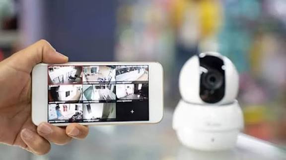 पत्नी की खौफनाक आपबीती, पति ने बेडरूम में कैमरा लगा दोस्तों को भेजे प्राइवेट मोमेंट के वीडियो, फील्ड दोस्तों ने मिलकर