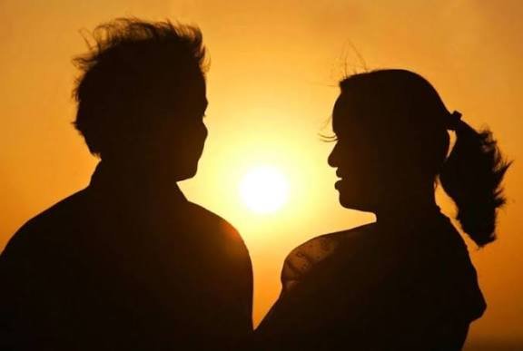 CG: कथा वाचक के साथ अवैध सम्बन्ध बना रही थी पत्नी, पति ने देखा तो कर दिया ये कांड