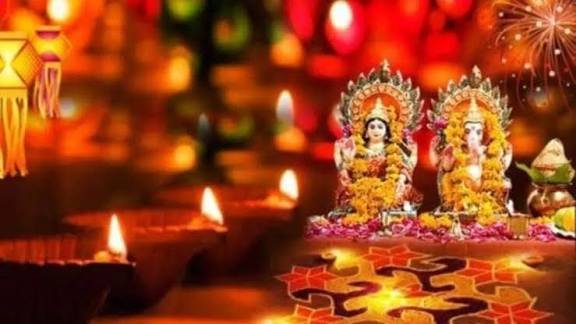 दिवाली में अलक्ष्मी को ना करें नजरअंदाज, जानिए महालक्ष्मी पूजन का मुहूर्त