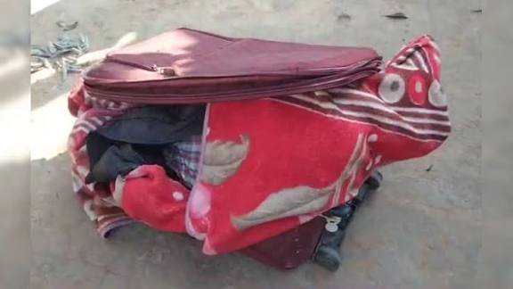 CG: सूटकेस के अंदर मिली पति की लाश, पत्नी मुंबई फरार, पुलिस कर रही तलाश