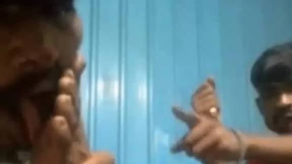 MP के युवक से गुजरात में तलवे चटवाए, चाकू दिखाकर धमकाया और चांटे भी मारे