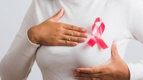 25 से 35 साल की महिलाएं बन रहीं ब्रेस्ट कैंसर का शिकार, जानें कारण और कैसे करें सेल्फ ब्रेस्ट एग्जामिनेशन, पुरुषों में भी बढ़ रहा खतरा