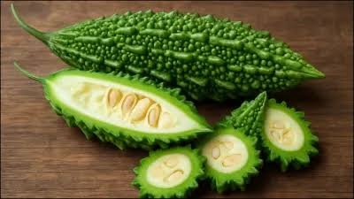 करेले के बीज खाना हो सकता है खतरनाक, जानिए किन लोगों को हो सकती है गंभीर समस्याएं