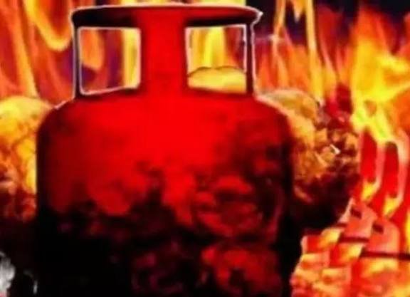 CG: चूहे की वजह से हुआ किचन में गैस सिलेंडर ब्लास्ट, ये है पूरा मामला