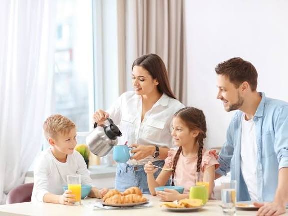 खाने के बाद कभी न करें ये 5 काम, वरना हो सकता है खतरनाक