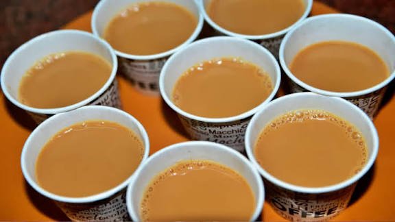 ज्यादा चाय पीने वाले हो जाएं सावधान, बढ़ जाएगा ब्लड प्रेशर, हार्ट रेट और टूटने लगेंगी हड्डियां, जानिए कैसे