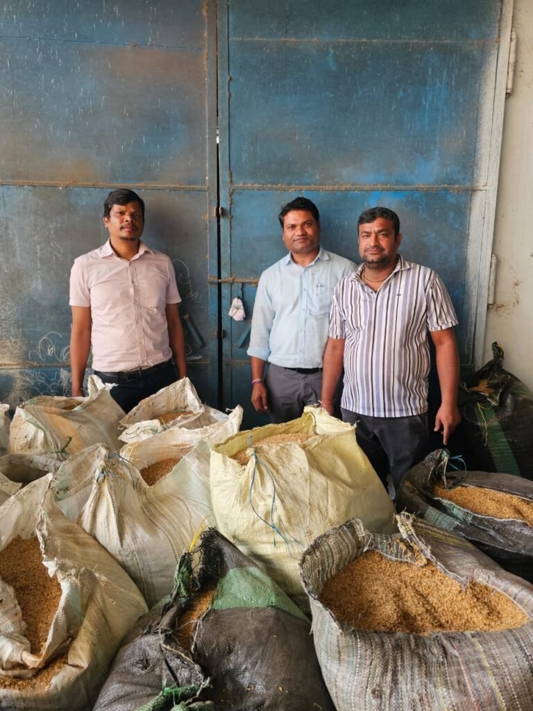 CG: तीन पोहा मिलों के स्टॉक सील, 384 कट्टा अवैध धान जब्त