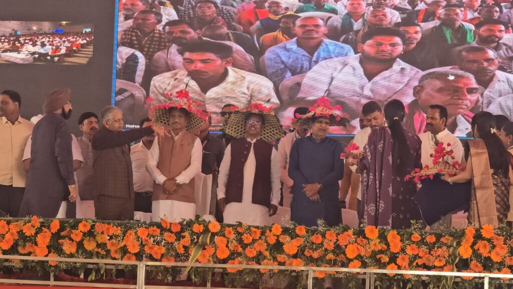 CG: किसान सम्मेलन में शामिल हुए CM साय, 24 लाख किसानों को 10 हजार करोड़ रुपए से ज्यादा की राशि ट्रांसफर
