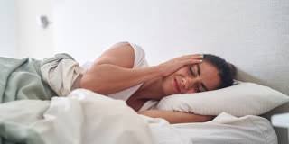 रात में सोने से पहले भूलकर भी न पिएं ये 4 ड्रिंक्स, विशेषज्ञों ने कहा हो सकता है जानलेवा