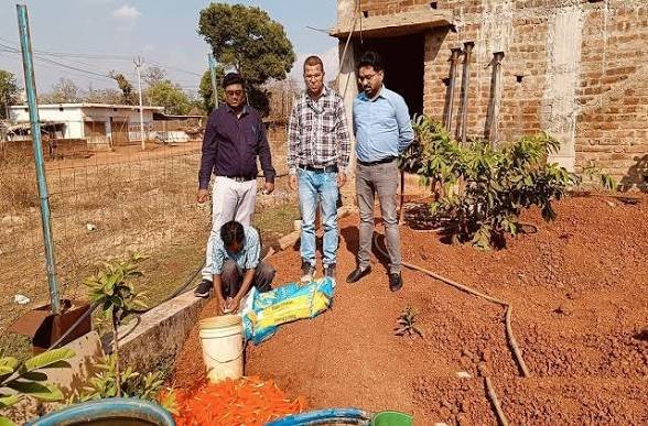 सावधान..! ये आइसक्रीम है खतरनाक, खैरागढ़ में बिना लाइसेंस वाली आइस फैक्ट्री पर छापा, हजारों चोकोबार और ऑरेंज कैंडी जब्त