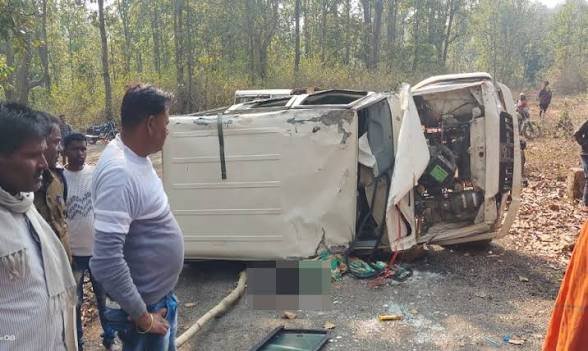 तेज रफ्तार बोलेरो ने एक ही परिवार के तीन लोगों को कुचला, मां-बेटी की मौत, एक की हालत नाजुक