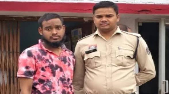 परीक्षा में हाईटेक नकल का खुलासा, अंडरगारमेंट में मोबाइल छिपाकर पहुंचा अभ्यर्थी गिरफ्तार