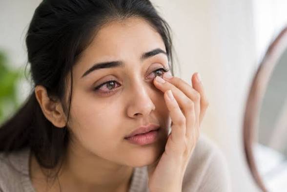 मानसून में बढ़ा आई फ्लू का कहर: लाल आंख, जलन और खुजली से परेशान हो रहे लोग, बचाव के लिए अपनाये ये उपाय