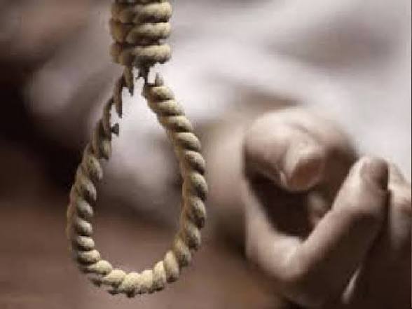 CG: महिला ने फांसी लगाकर की आत्महत्या, जांच में जुटी पुलिस
