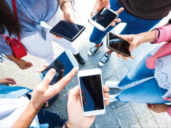 बड़ी खबर…मोबाइल प्लान हो सकते हैं सस्ते, सिर्फ कॉल-SMS प्लान 50-70% तक सस्ते होने की उम्मीद
