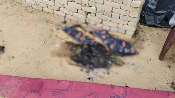 CG: सोते समय पत्नी को पेट्रोल डालकर जलाने का आरोप, 90% झुलसी महिला की मौत; पति हिरासत में