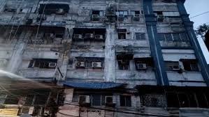 आधी रात होटल में भीषण आग, 9 की मौत; एक बच्चा भी शामिल, बांग्लादेशी मरीज भी शिकार