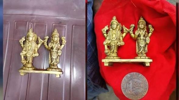 CG: मकान की नींव खुदाई में मिलीं प्राचीन मूर्तियां और ब्रिटिशकालीन सिक्के, पुरातत्व विभाग करेगा जांच