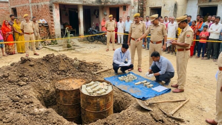 जमीन के नीचे मिला नीला ड्रम, अंदर मिली कुछ ऐसी चीज, पुलिस देखकर हैरान