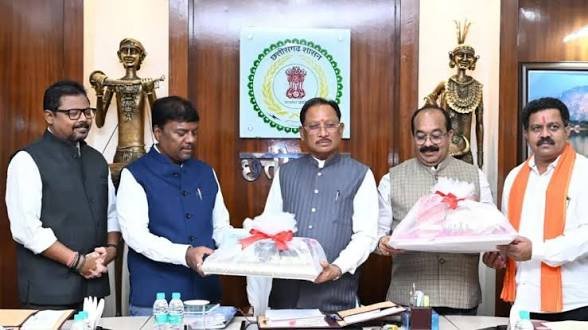 CG: CM साय ने लॉन्च किया छत्तीसगढ़ हर्बल्स दिवाली गिफ्ट पैक, वन धन केंद्रों की महिलाओं ने किया तैयार