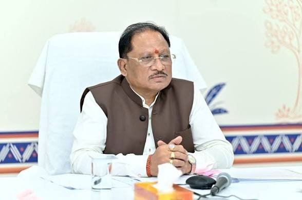 CM हेल्पलाइन की समीक्षा के दौरान बड़ी कार्रवाई, मुख्यमंत्री साय ने लापरवाही बरतने वाले तहसीलदार को किया निलंबित