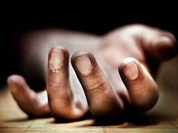 CG: लाभांडी में खून से लथपथ मिला अधेड़ का शव, जांच में जुटी पुलिस